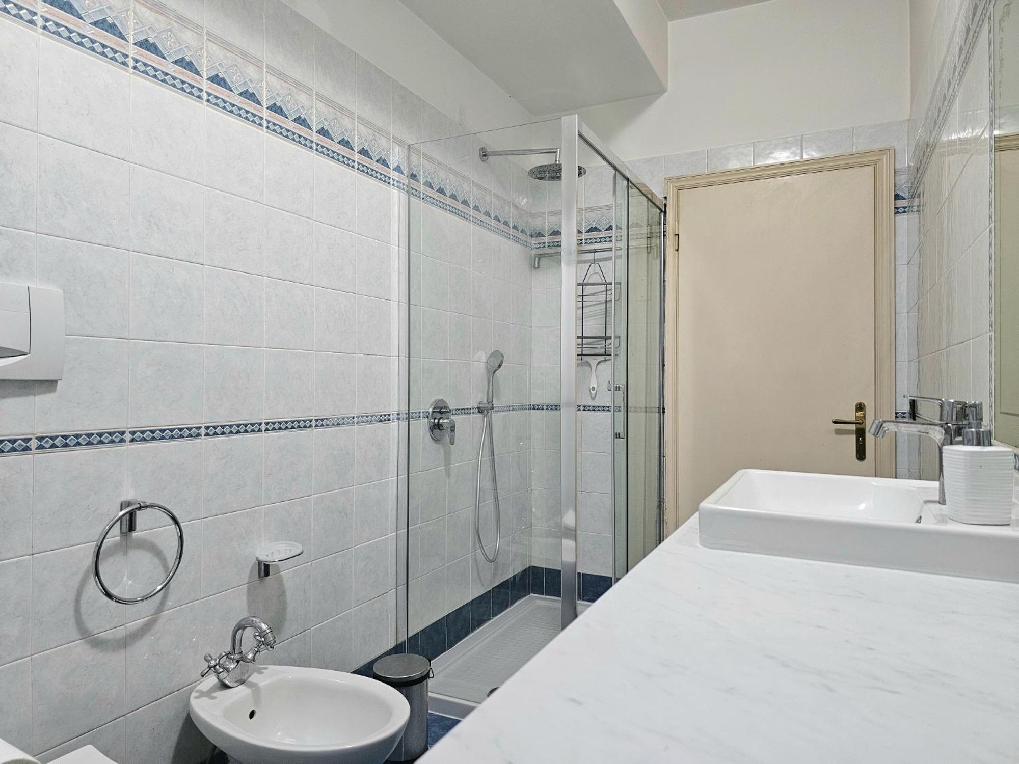 Lucca Roomy Apartment With Balcony And Parking! Экстерьер фото
